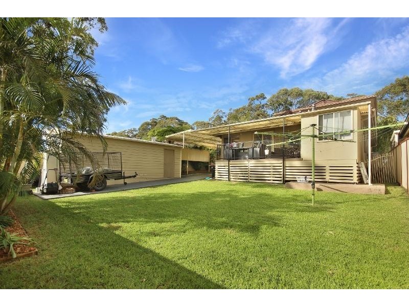 10 Griffith Street, Mannering Park NSW 2259