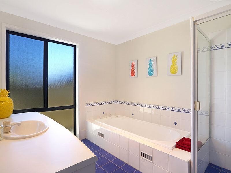 54 Scenic Circle, Budgewoi NSW 2262