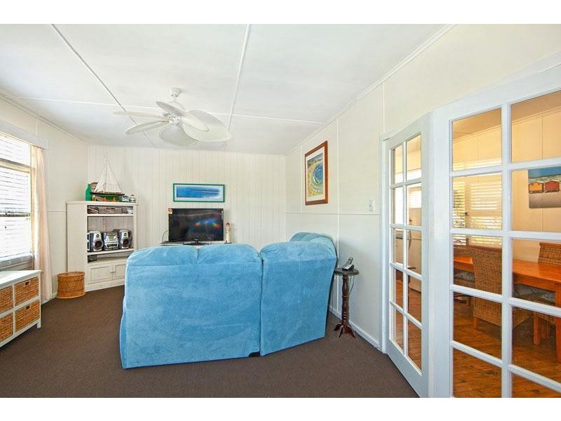 6 Barker Avenue, San Remo NSW 2262