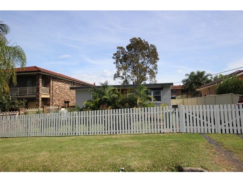 6 Barker Avenue, San Remo NSW 2262