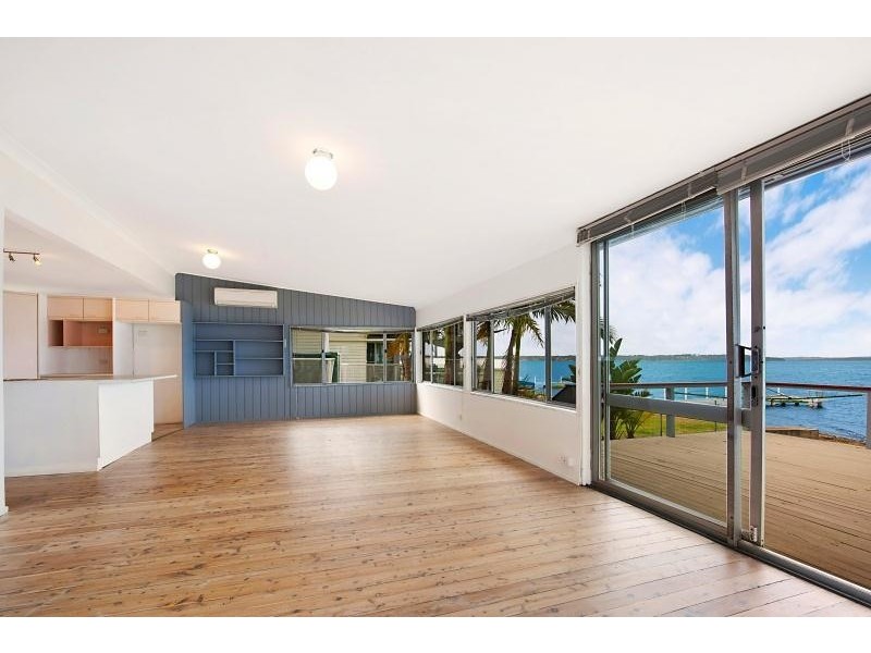 30 Scott Road, Mannering Park NSW 2259