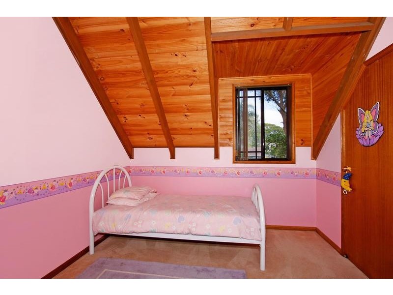 9 Birrabang Avenue, Summerland Point NSW 2259