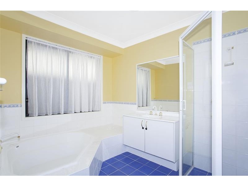 17 Kapala Avenue, Summerland Point NSW 2259