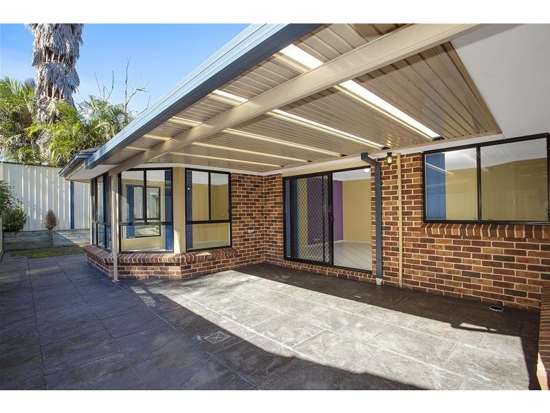 17 Kapala Avenue, Summerland Point NSW 2259