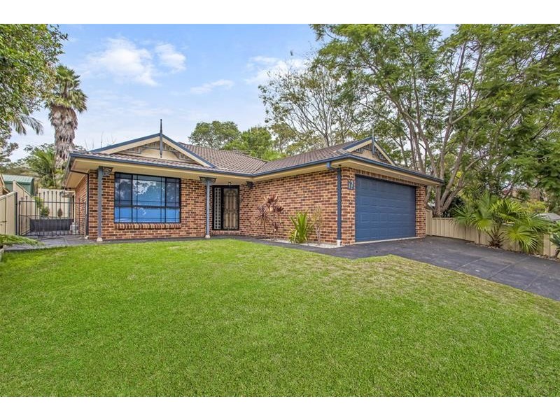 17 Kapala Avenue, Summerland Point NSW 2259