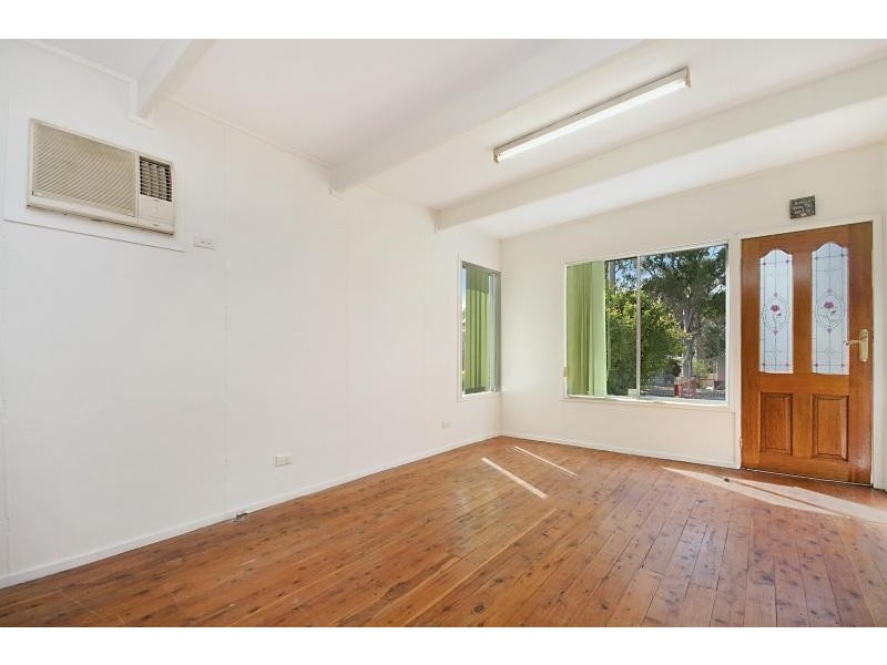 37 Ravenswood Street, Mannering Park NSW 2259