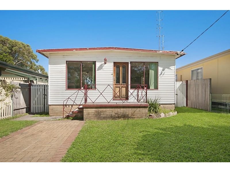 37 Ravenswood Street, Mannering Park NSW 2259