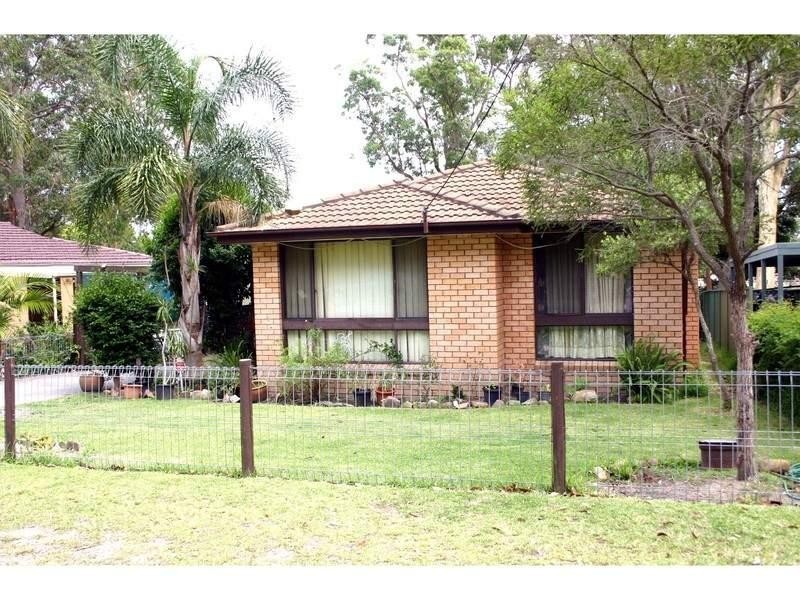 12 Griffith Street, Mannering Park NSW 2259