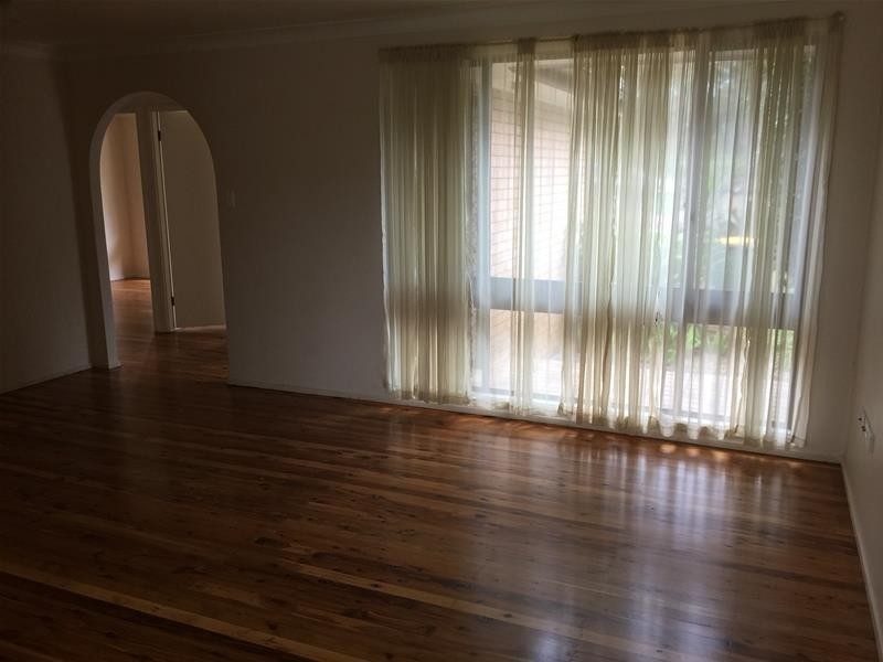 12 Griffith Street, Mannering Park NSW 2259