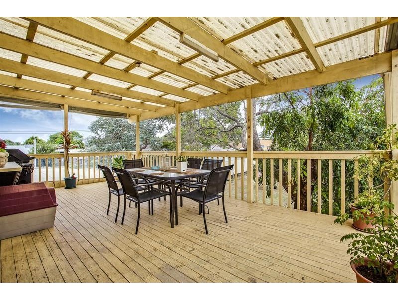 19 Ocean Parade, Budgewoi NSW 2262