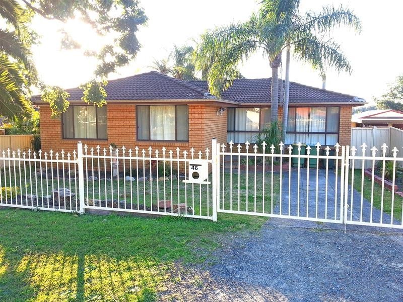 46 Campbell Parade, Mannering Park NSW 2259