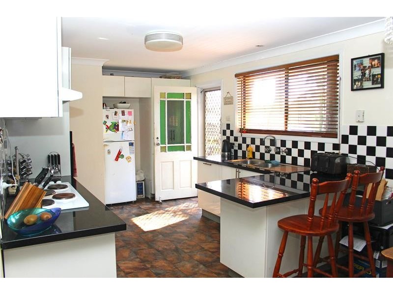 46 Campbell Parade, Mannering Park NSW 2259