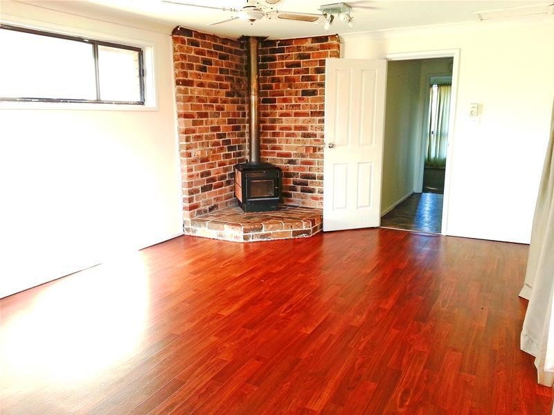 46 Campbell Parade, Mannering Park NSW 2259