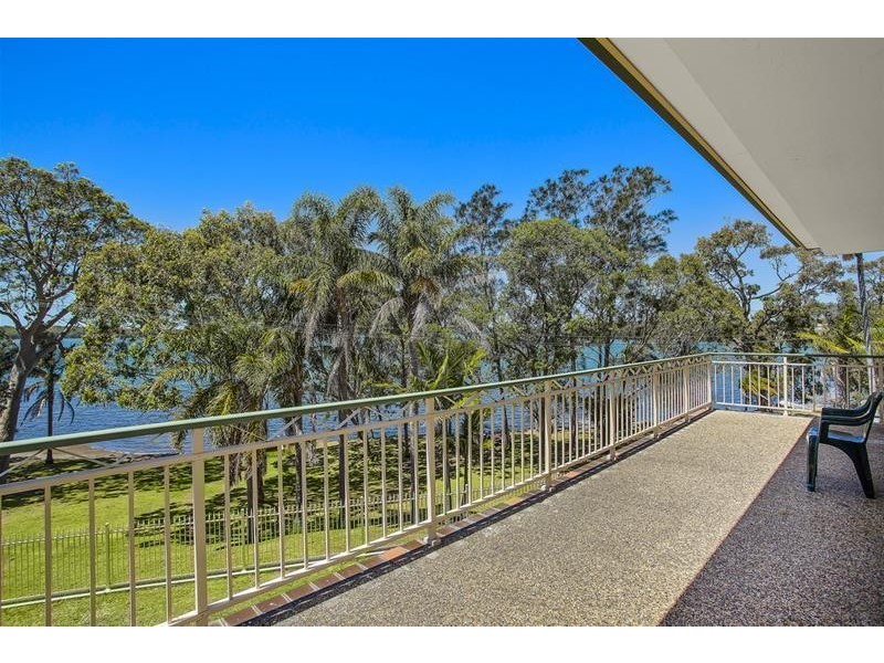 119 Griffith Street, Mannering Park NSW 2259