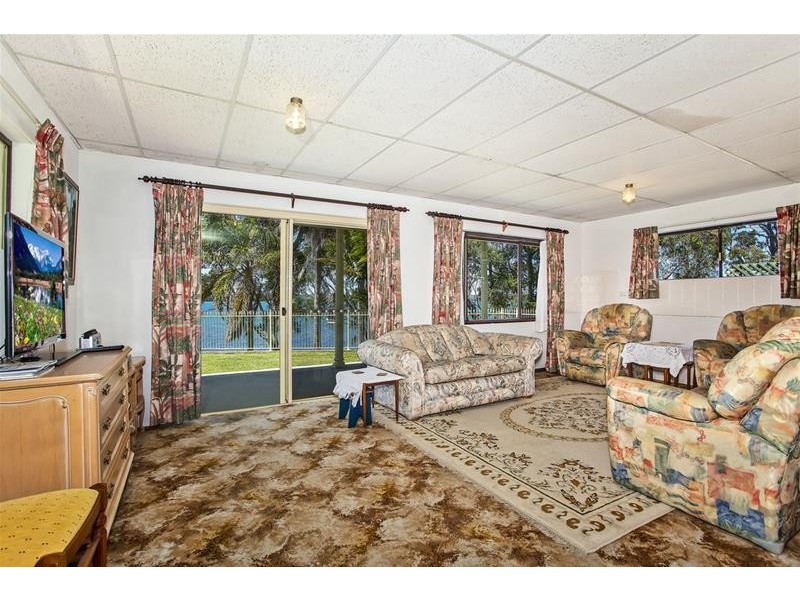 119 Griffith Street, Mannering Park NSW 2259