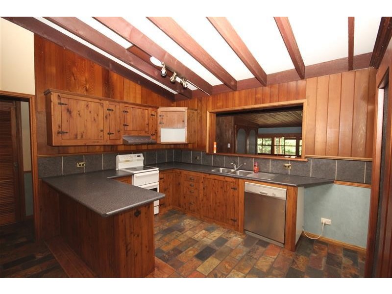 46 Yeramba Road, Summerland Point NSW 2259