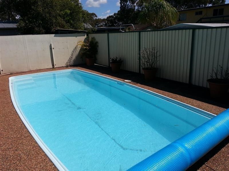 90 Griffith Street, Mannering Park NSW 2259