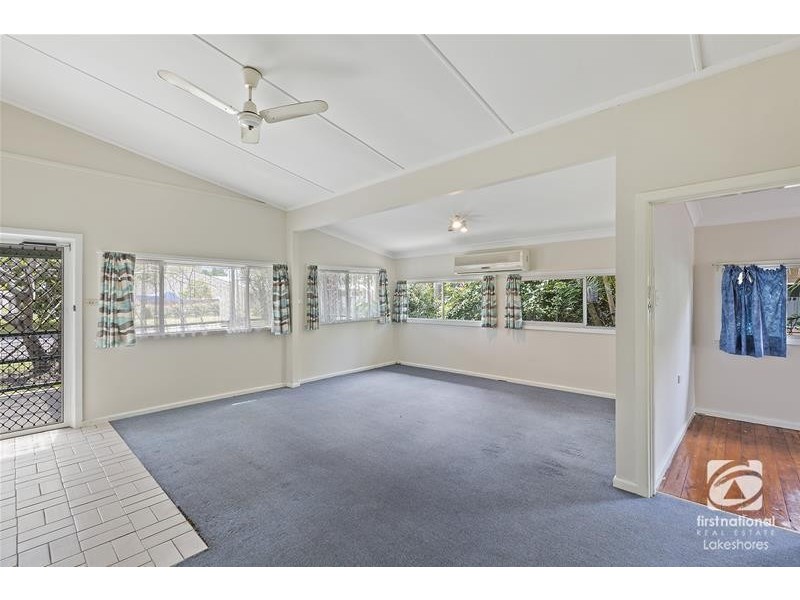 27 Waverley Road, Mannering Park NSW 2259