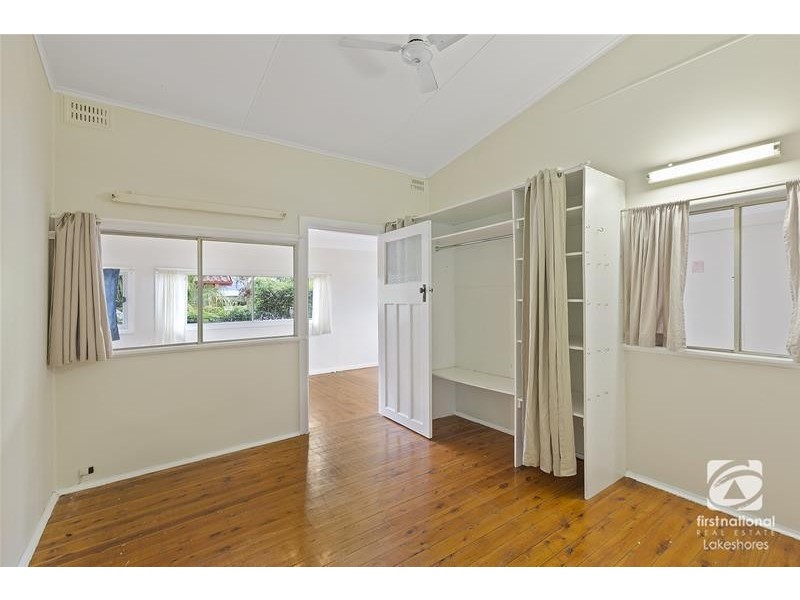 27 Waverley Road, Mannering Park NSW 2259