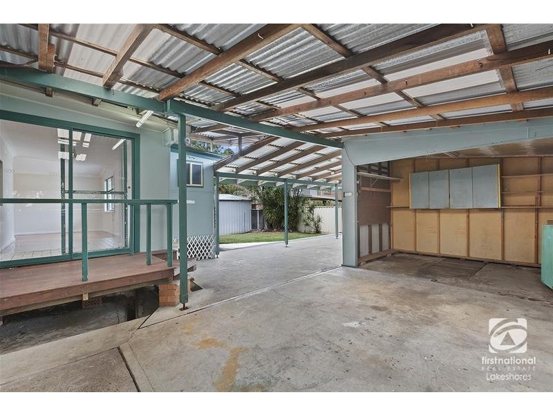 27 Waverley Road, Mannering Park NSW 2259