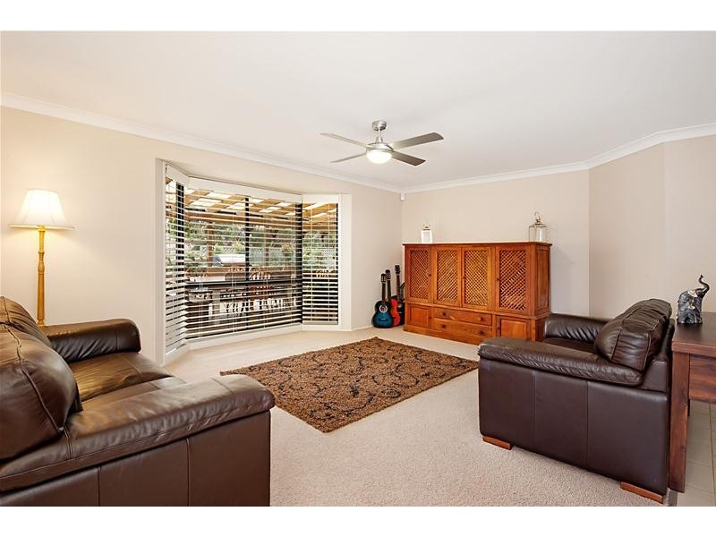3 Mariner Close, Summerland Point NSW 2259