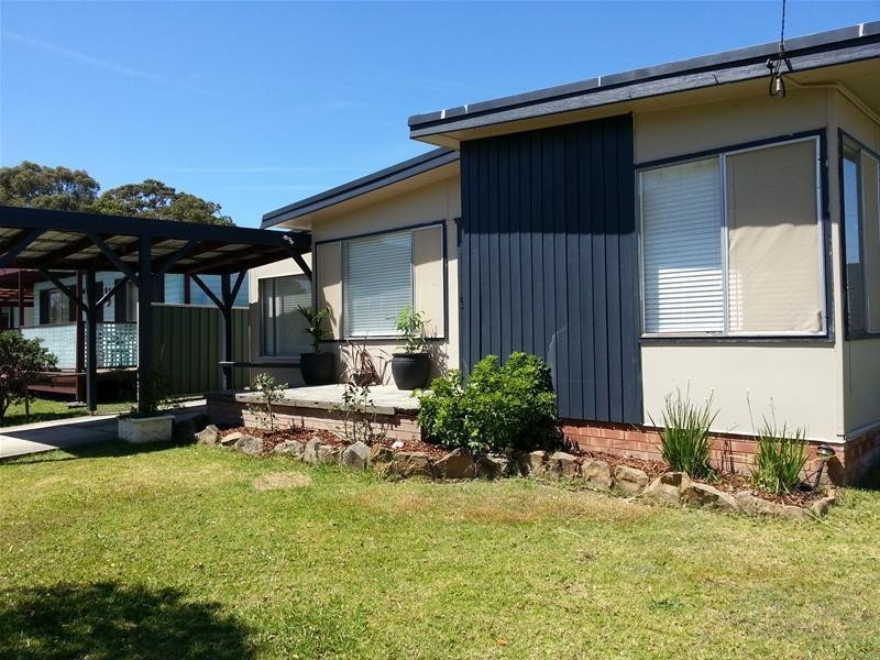 56 Manuka  Parade, Gorokan NSW 2263