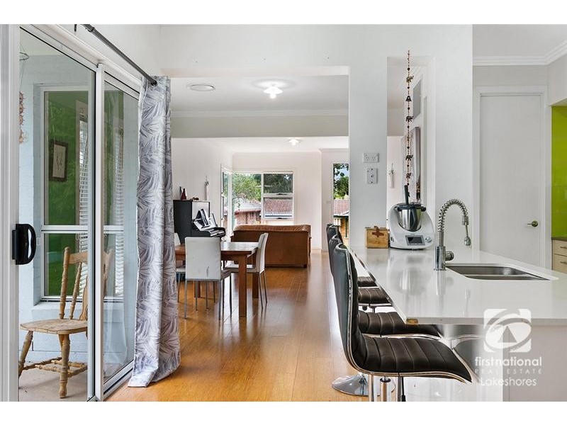 43 Warrina Avenue, Summerland Point NSW 2259