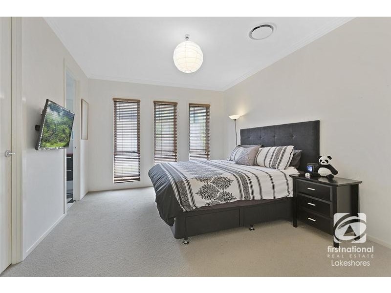 43 Warrina Avenue, Summerland Point NSW 2259