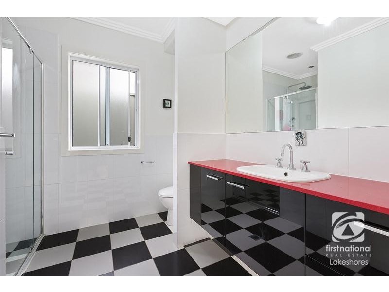 43 Warrina Avenue, Summerland Point NSW 2259