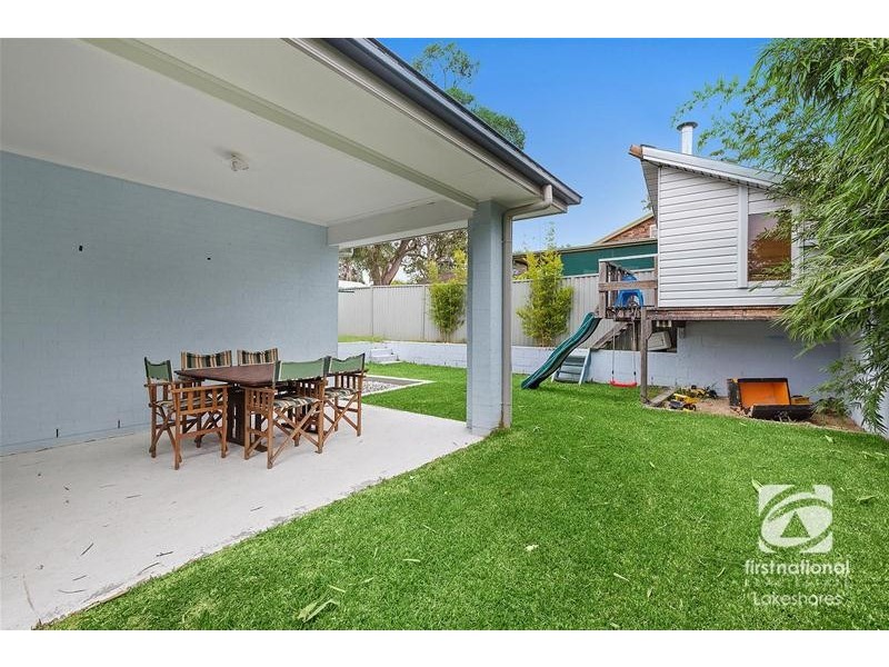 43 Warrina Avenue, Summerland Point NSW 2259