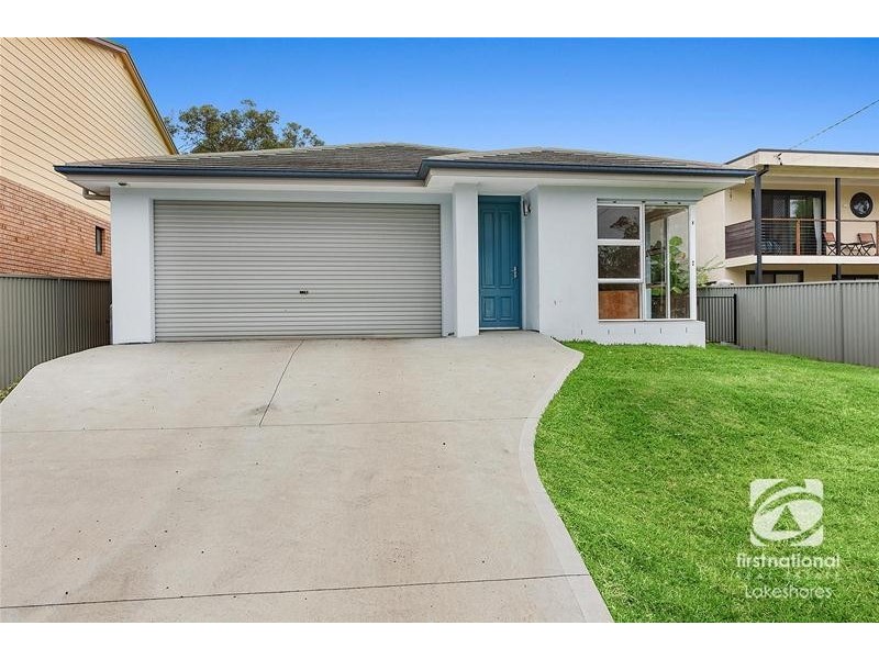 43 Warrina Avenue, Summerland Point NSW 2259