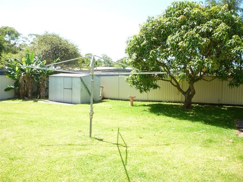 42 Spencer Street, Mannering Park NSW 2259