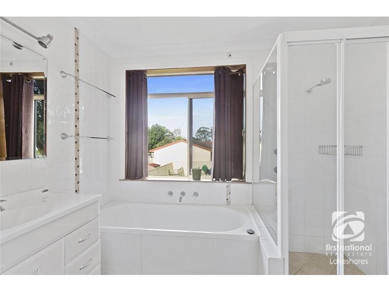 12 Macquarie Road, Mannering Park NSW 2259