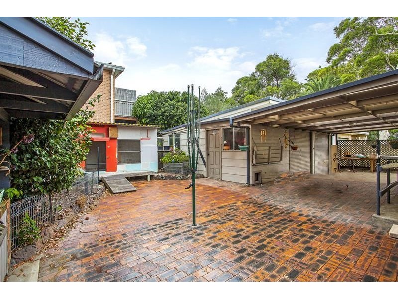 17 Halcyon Street, Mannering Park NSW 2259