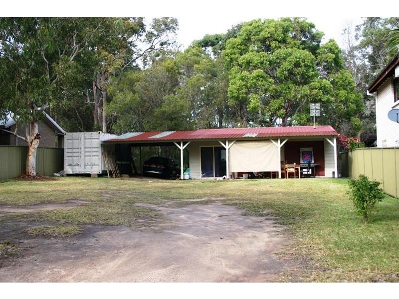 11 Apanie Close, Summerland Point NSW 2259