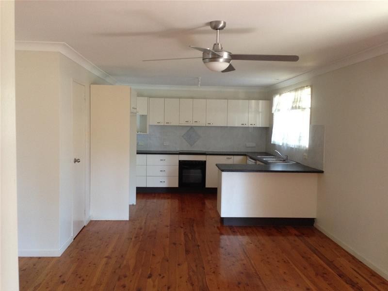 7 Scaysbrook Avenue, Chain Valley Bay NSW 2259