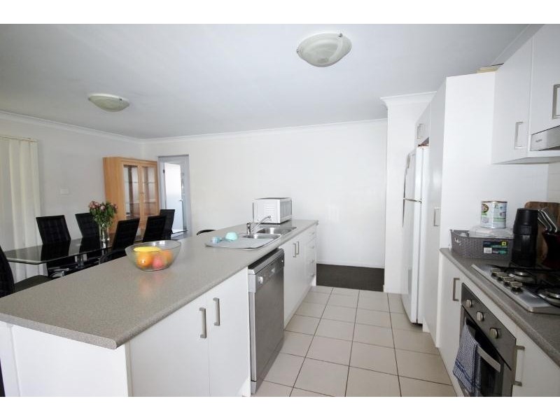 1 Yarra Place, Wadalba NSW 2259