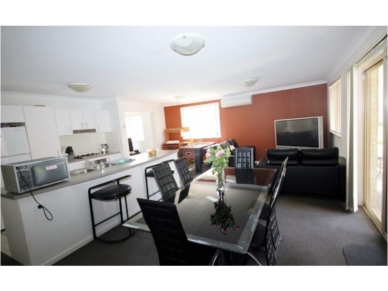 1 Yarra Place, Wadalba NSW 2259