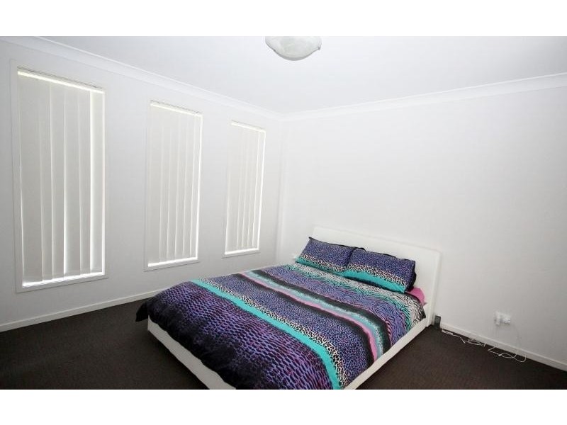 1 Yarra Place, Wadalba NSW 2259