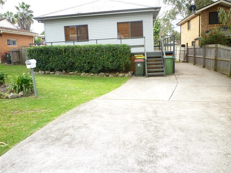 14 Barclay Avenue, Mannering Park NSW 2259