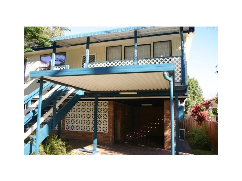 9 Waverley Road, Mannering Park NSW 2259