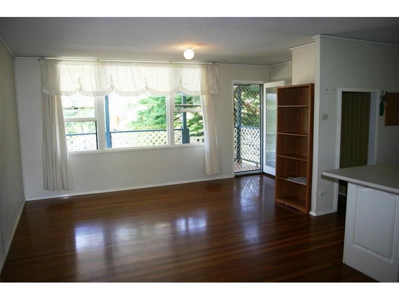 9 Waverley Road, Mannering Park NSW 2259