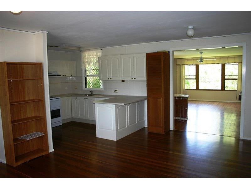 9 Waverley Road, Mannering Park NSW 2259