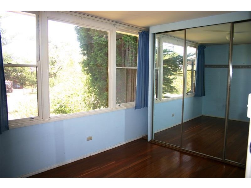 9 Waverley Road, Mannering Park NSW 2259