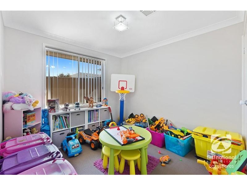 13 Kelat Avenue, Wadalba NSW 2259