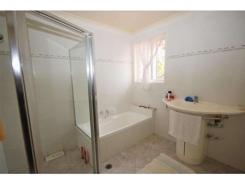 9 Tarwarri Road, Summerland Point NSW 2259