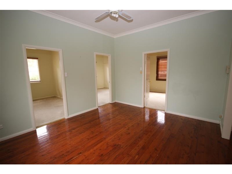 14 Barclay Avenue, Mannering Park NSW 2259