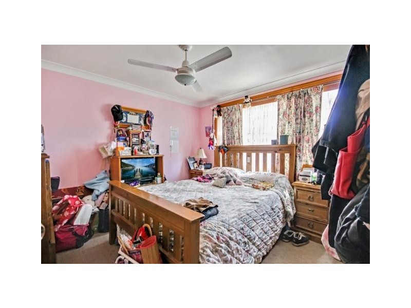 5  Gymea Crescent, Mannering Park NSW 2259