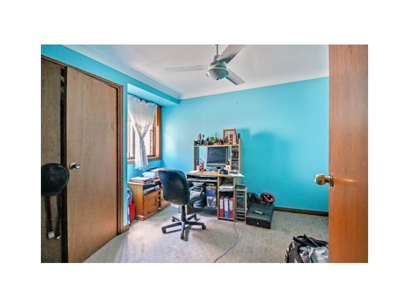 5  Gymea Crescent, Mannering Park NSW 2259