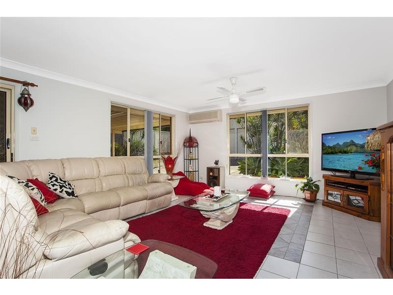 2 Chisholm Avenue, Lake Munmorah NSW 2259